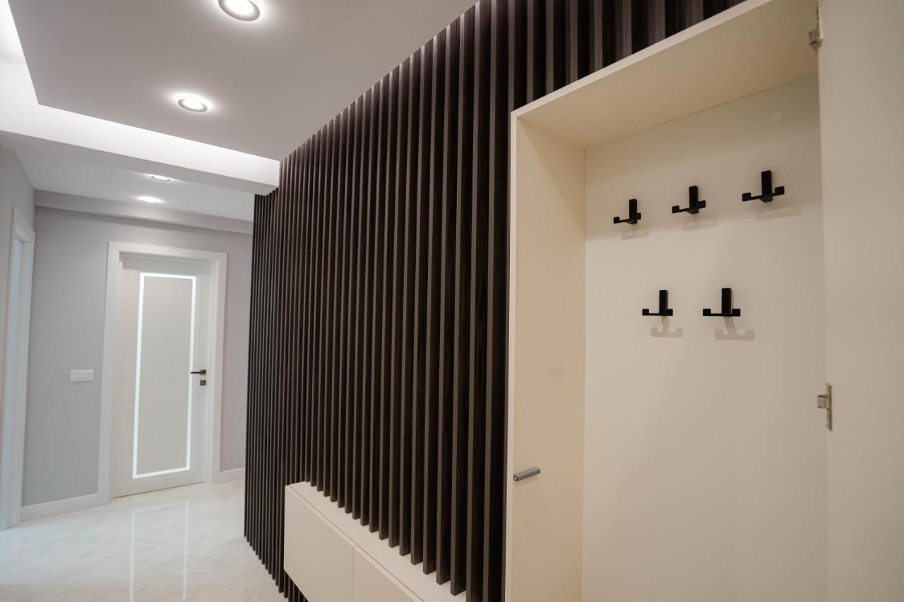 Deluxe Aparthotel Marwell Residence Suceava Exterior foto