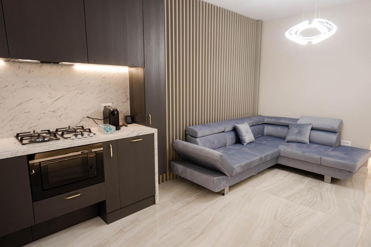 Deluxe Aparthotel Marwell Residence Suceava Exterior foto