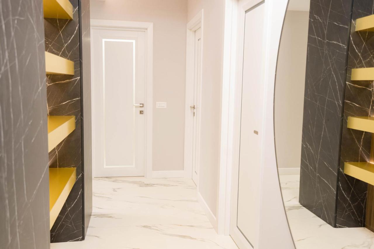 Deluxe Aparthotel Marwell Residence Suceava Exterior foto